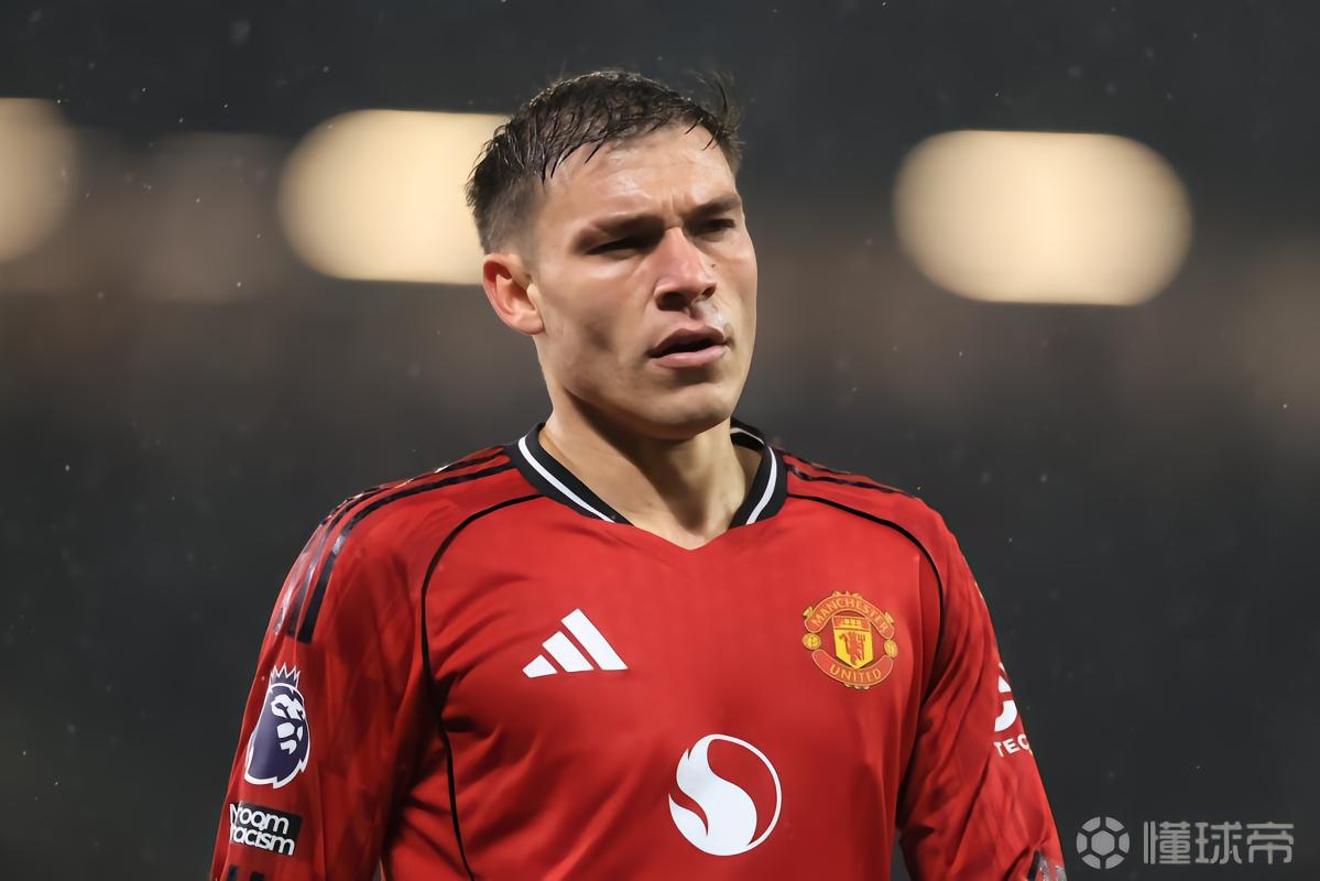 意媒：门德斯在积极运作乌加特今夏转会，那不勒斯在关注他