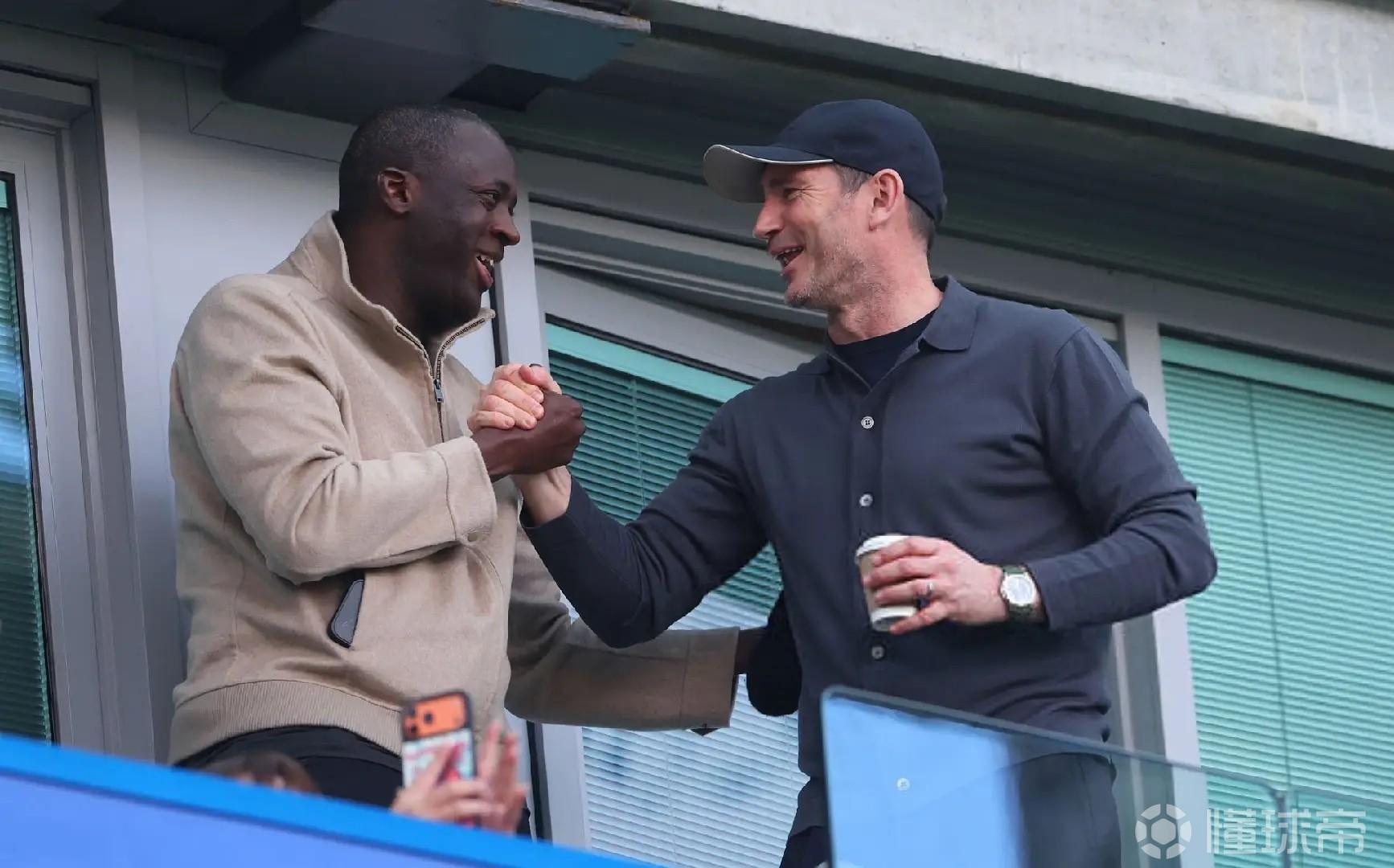 心系老东家，兰帕德&亚亚-图雷出现在斯坦福桥观战车城大战