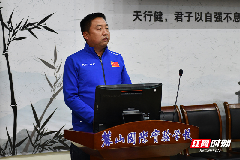 霍芬海姆vs法兰克福:韦格霍斯特、奥利弗-鲍曼首发,特拉普、克瑙夫出战 霍芬海姆vs法兰克福:韦格霍斯特、奥利弗-鲍曼首发,特拉普、克瑙夫出战